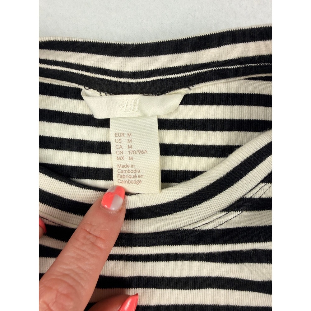 H&M Womens Black White Striped Ruffle Shoulder Long Sleeve Ribbed Top Medium - Picture 2 of 7